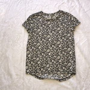 Old Navy Daisy T-shirt